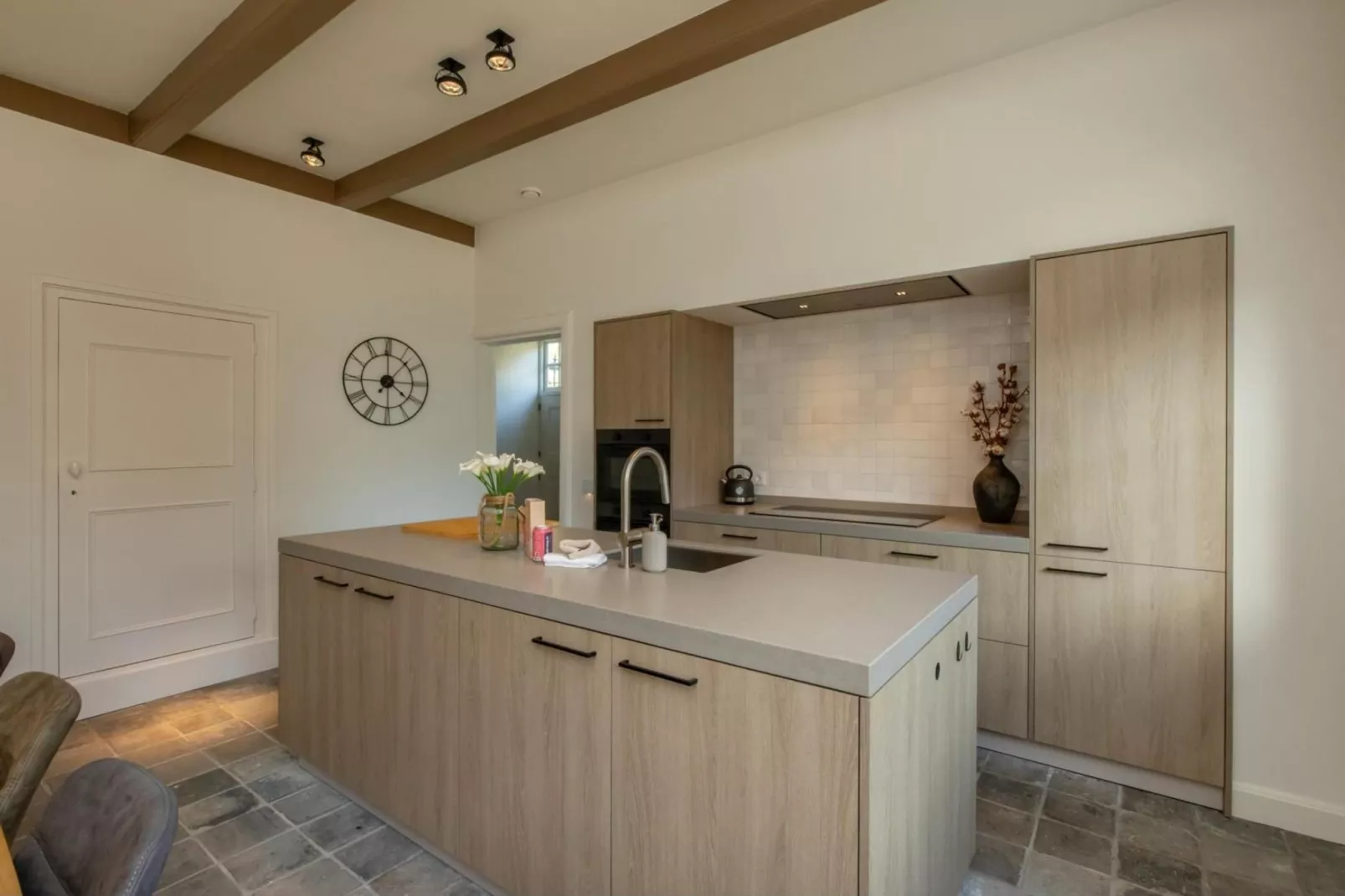 Vakantiehuis 'Boerderij Molenhof' - Stationsweg 5  Heinkenszand-Keuken