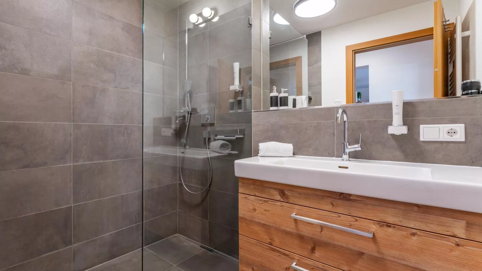 Tauern Suites Mitterwirt TOP 213-Badkamer