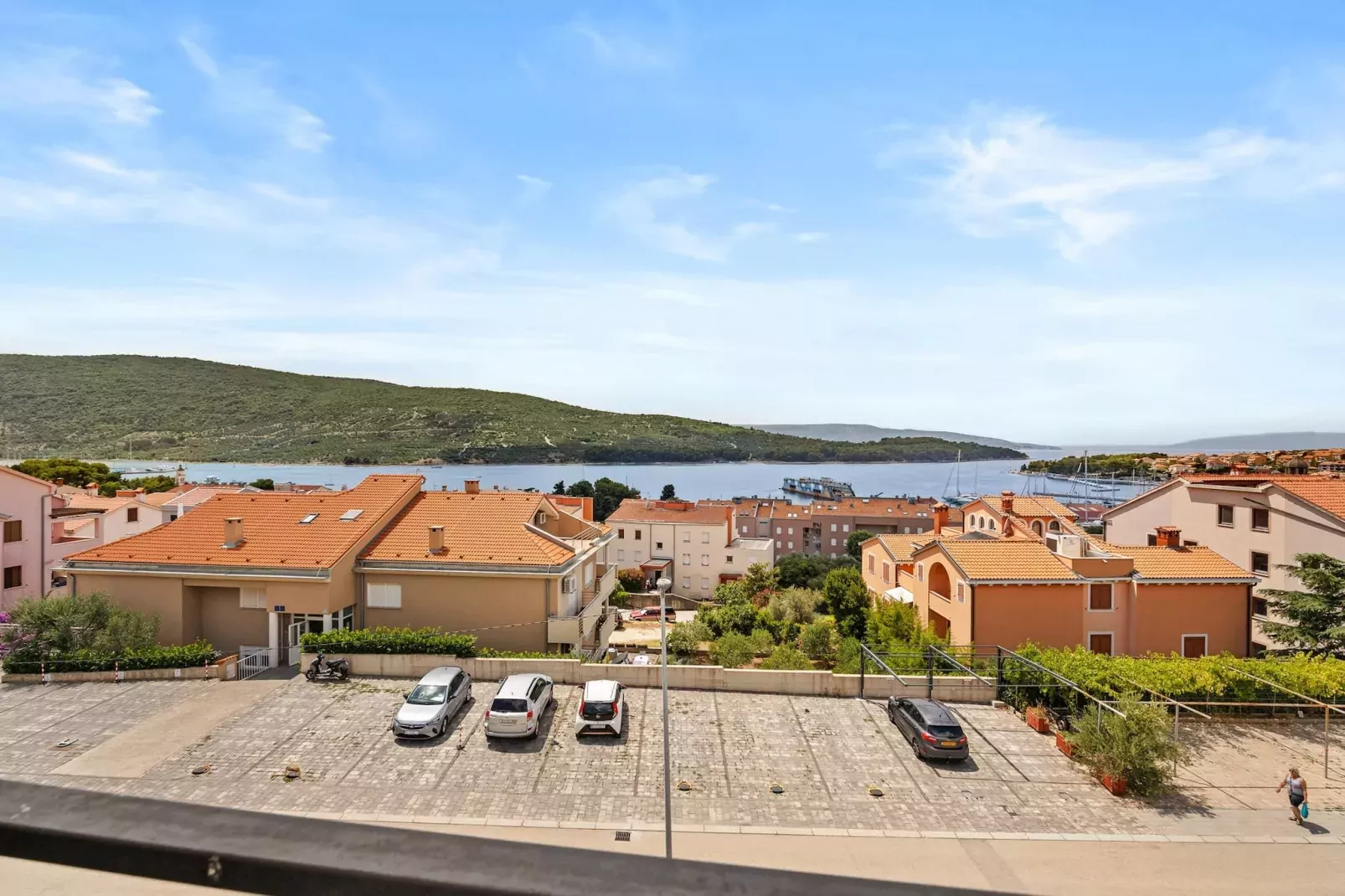 Enchanting Summer Apartment-Buitenlucht