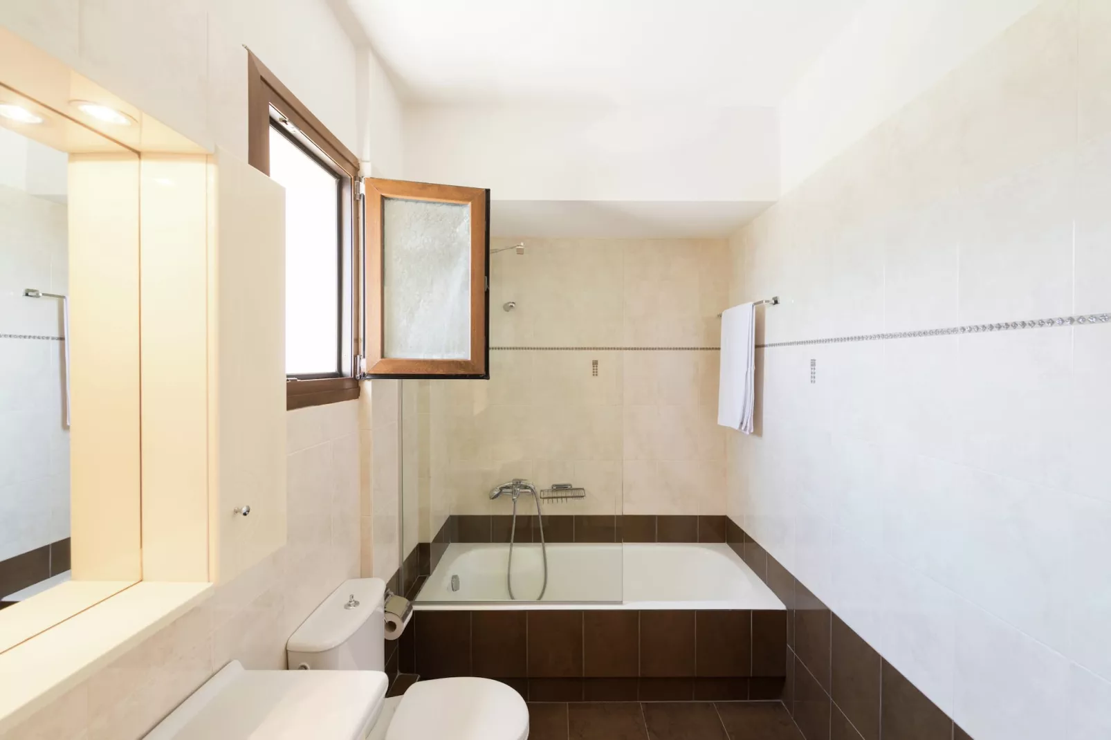 Villa Avra-Badkamer