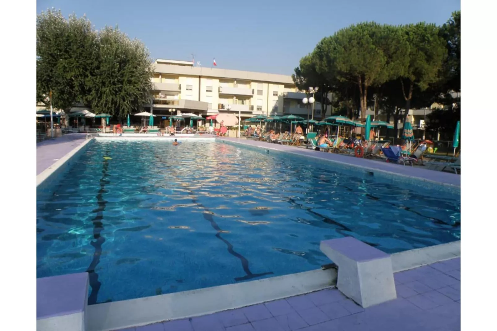 Residenza Alberghiera Italia in Luni - Bilocale B4-Zwembad