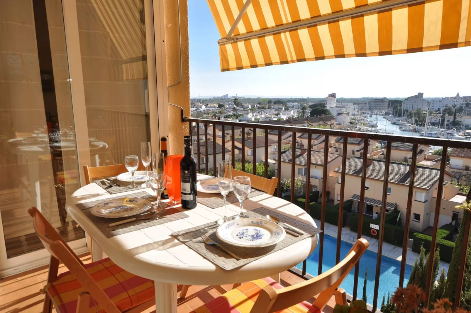 1049 MEDITERRANI vista Piscina-Terras