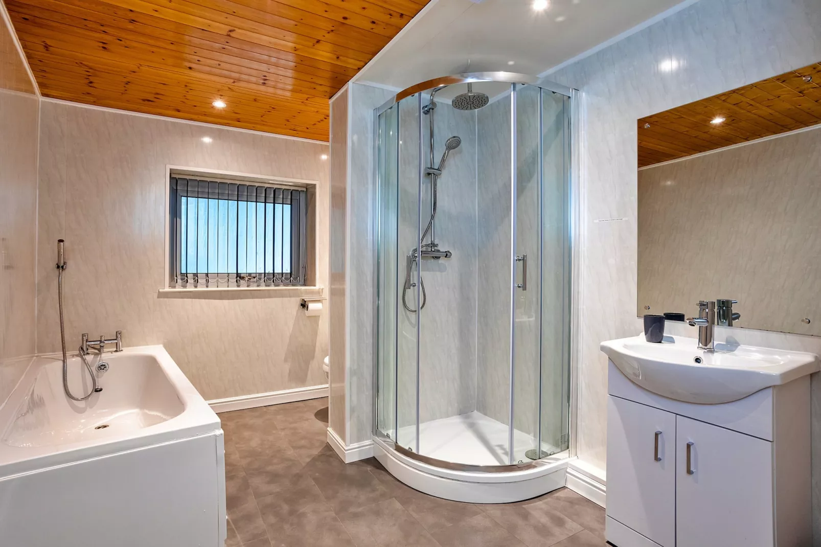 Woodstock Lodge-Badkamer