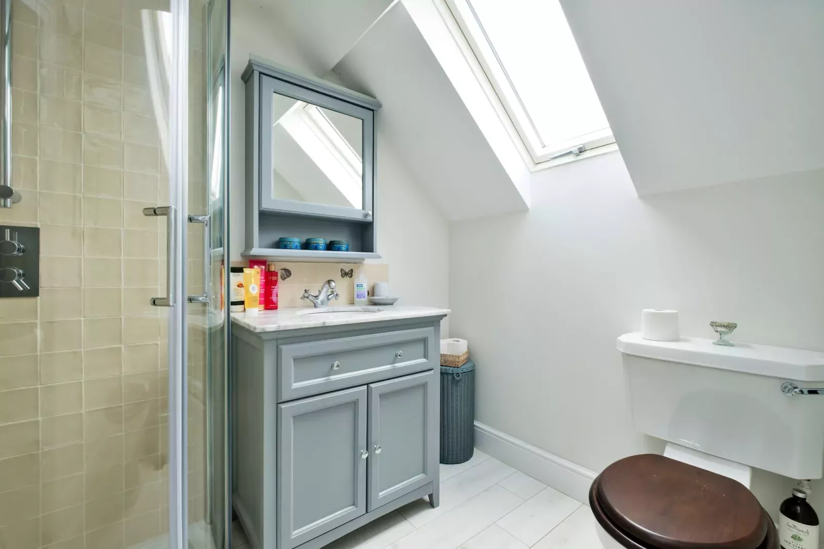 Coach House Wellbeing Retreat-Badkamer