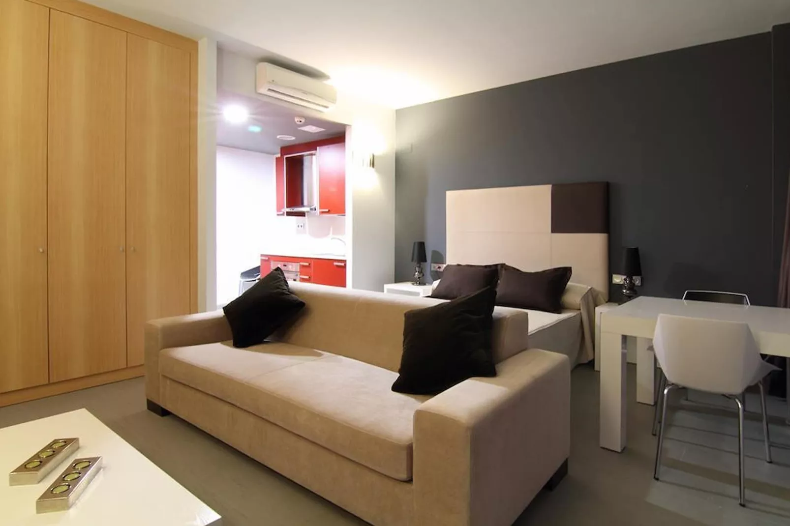 APOLO SUITES RENTALMAR 2/4-Slaapkamer