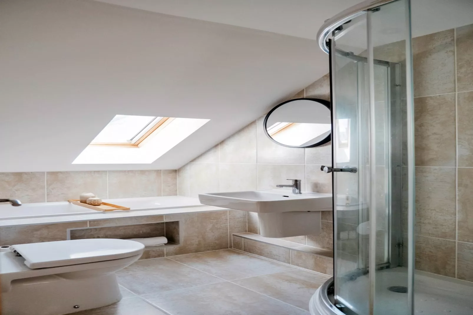 Tolcarne Stay - Luxury Newquay Apartment-Badkamer