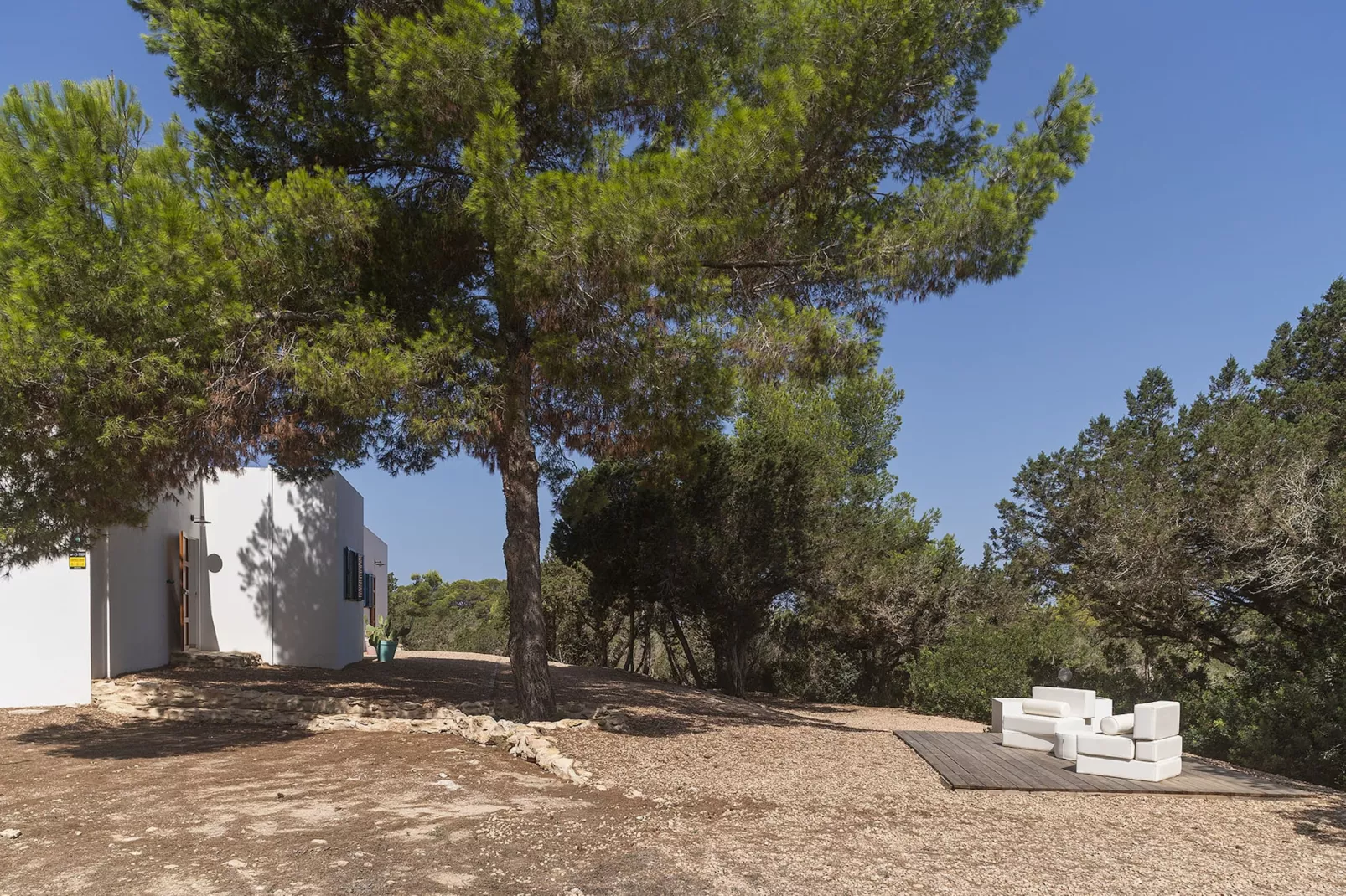 Es Lliri Blanc-Image-tags.