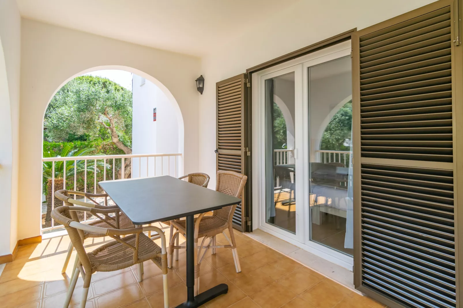 Villa Blanca-Image-tags.