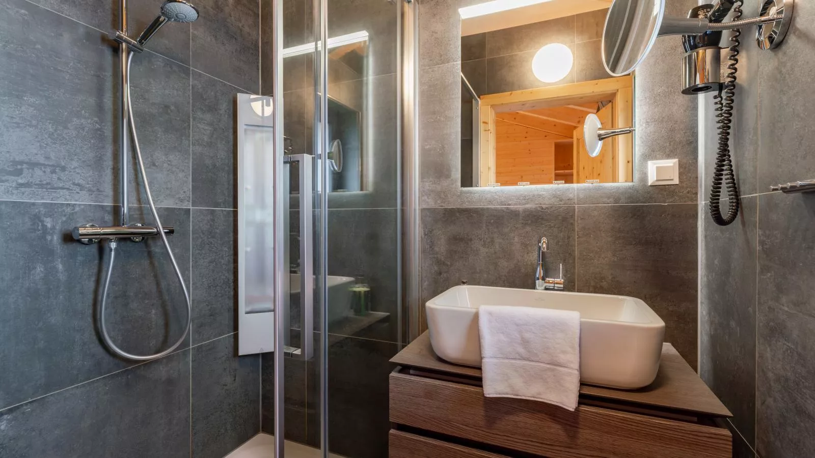 Alpina Lodge-Badkamer