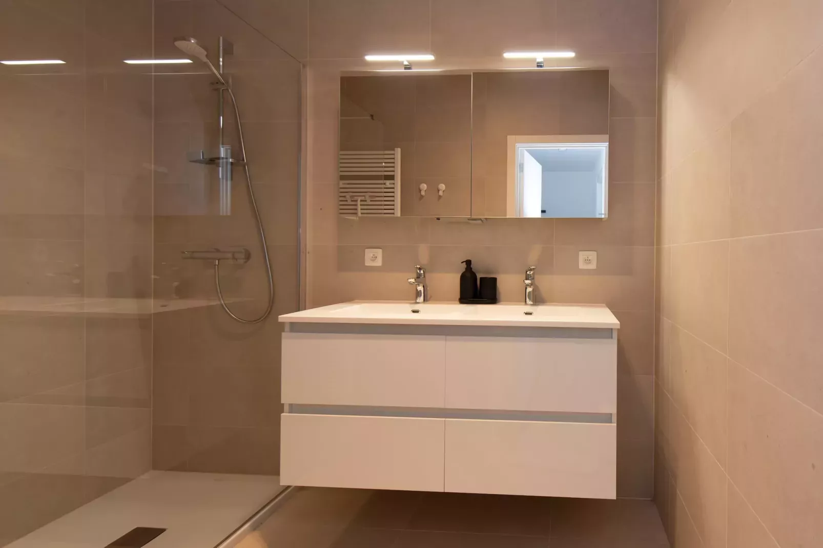 Sky Bridge-Badkamer