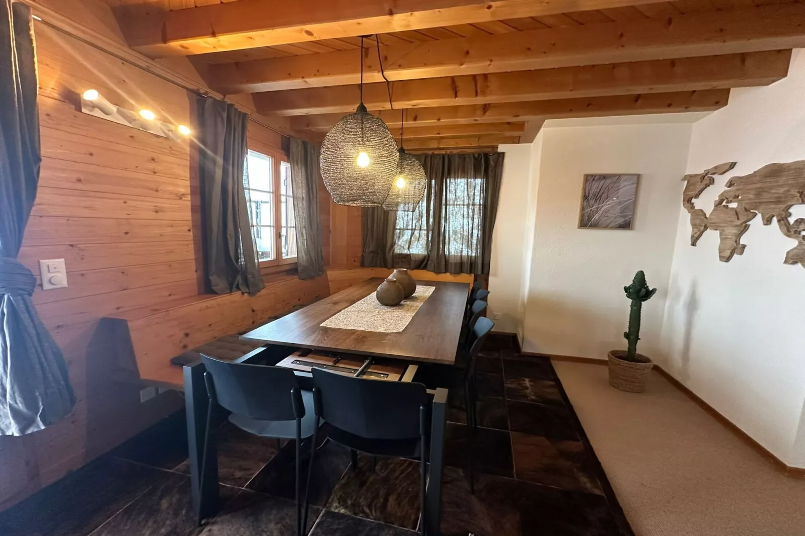 Chalet Bliss Spacious Six Bedrooms And Breathtaking Views-Woonkamer