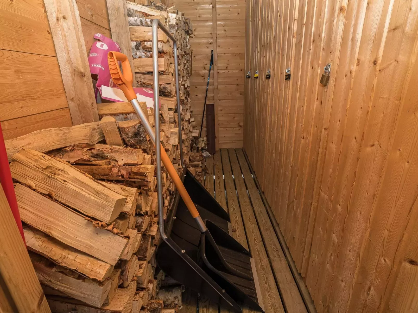 Kinostupa 2a (18)-Binnen