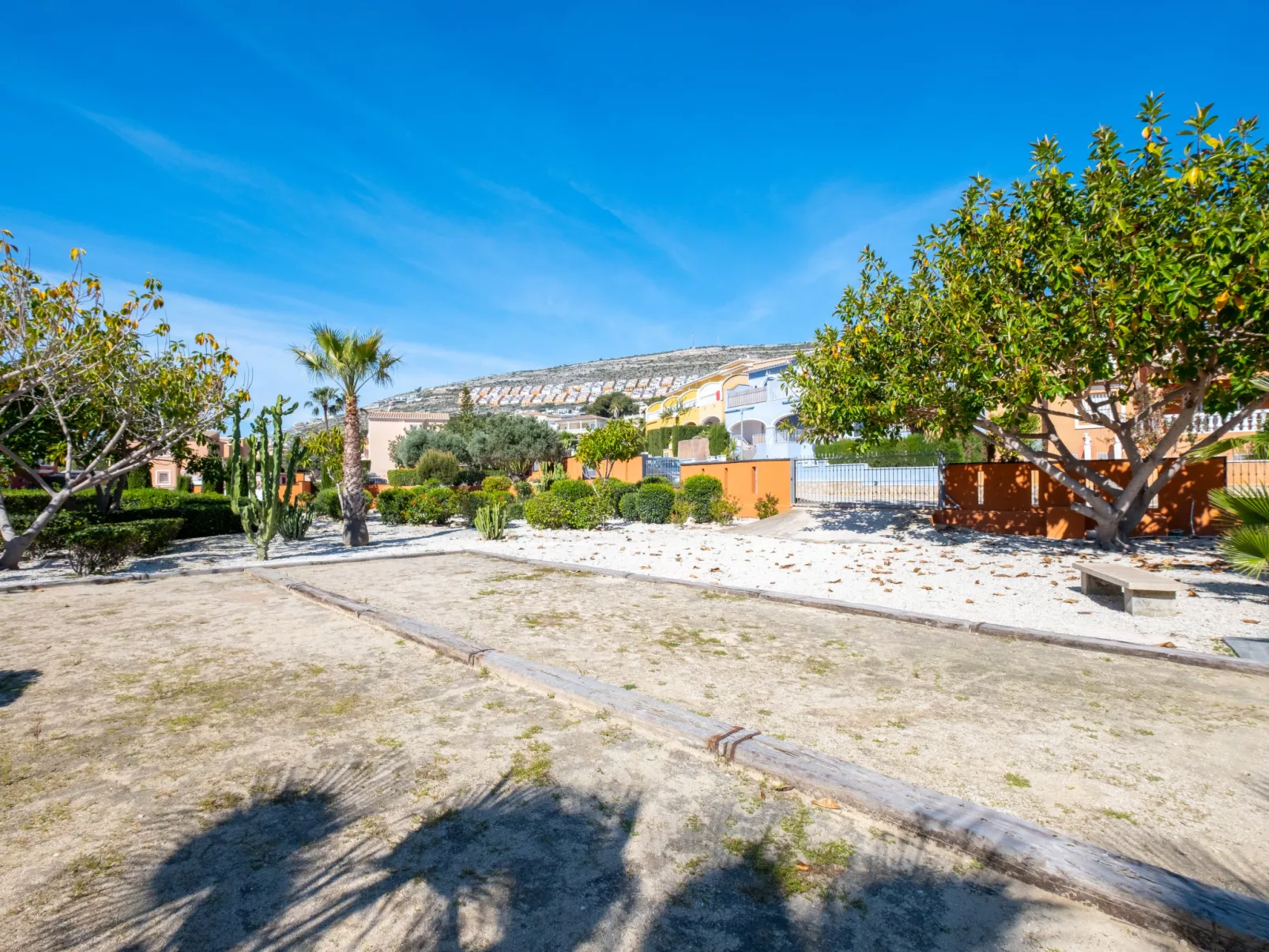 Pueblo de la Paz-Buiten