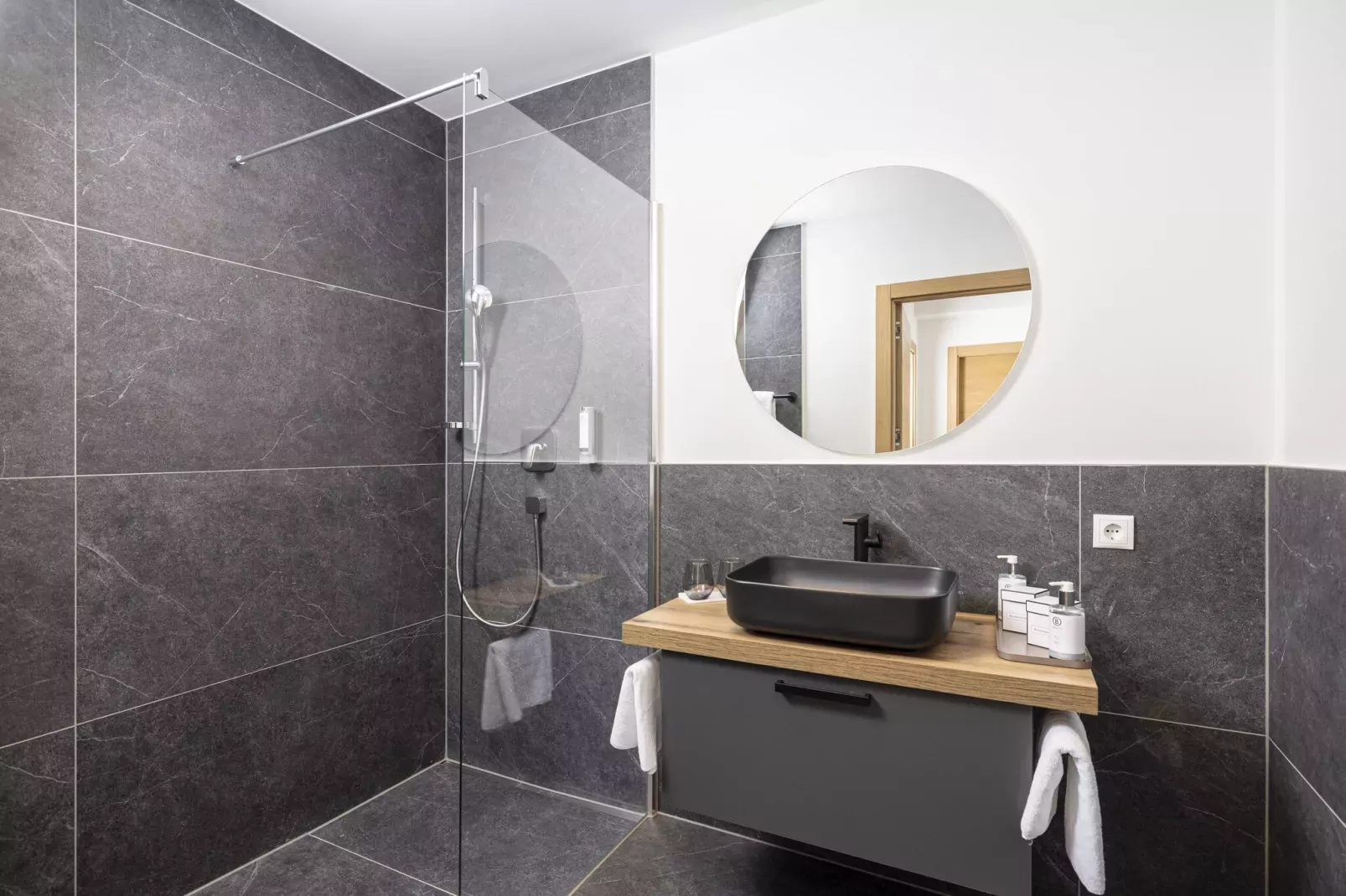 Apartments Austria Söll / APARTMENT TYPE B-Badkamer