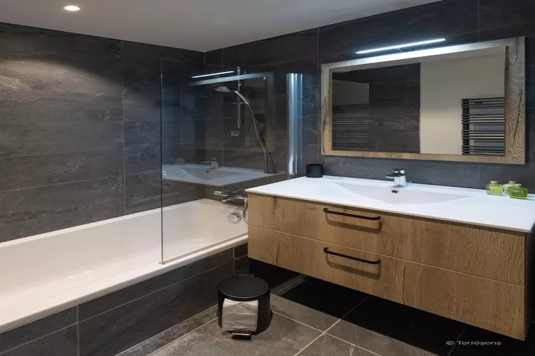 SERRE CHEVALIER Le Cristal Lodge-A40P-Badkamer