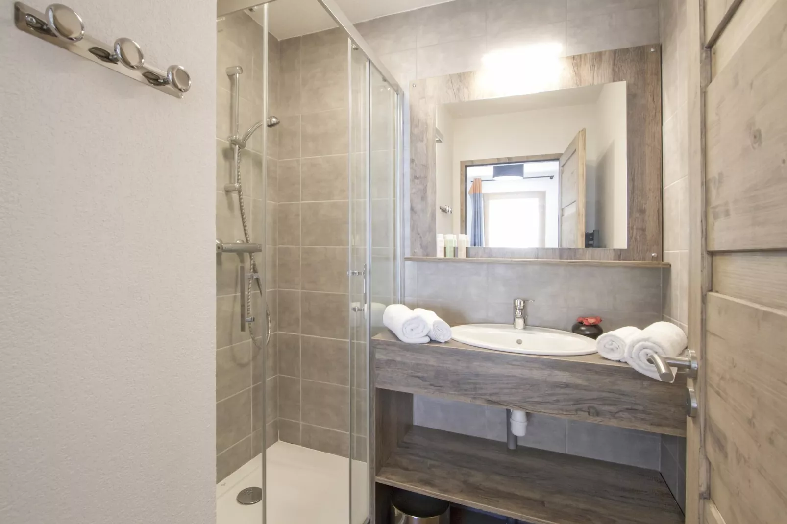 LES DEUX ALPES_S8-Badkamer