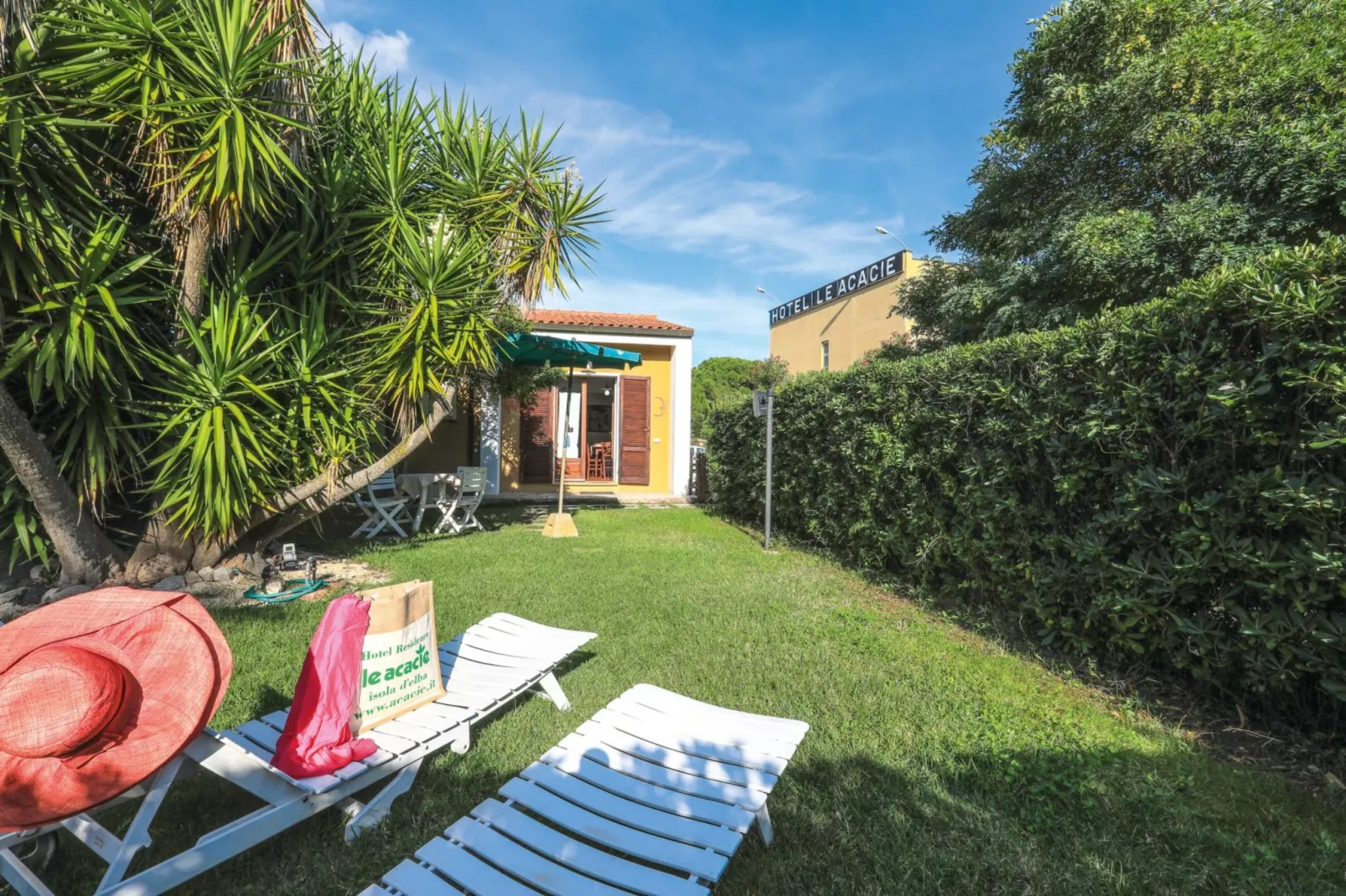 Le Acacie Residence / APARTMENT TWO BEDROOMS-Tuinen zomer