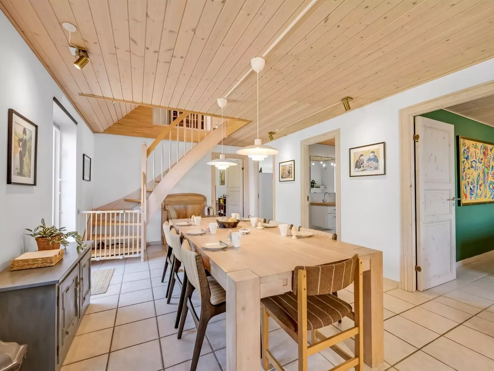"Quirina" - 6km from the sea-Binnen