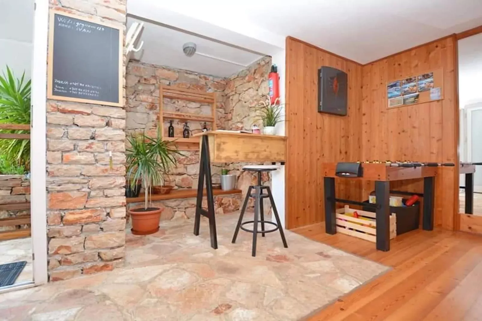 Blissful Bay Apartments Vrboska - One Bedroom Apartment with Balcony (owner Smokva)-Binnen