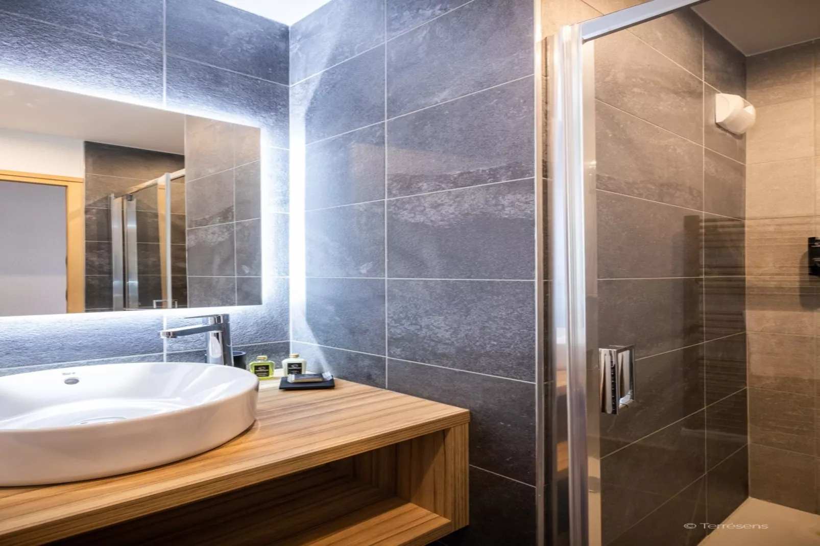 PLAGNE MONTALBERT Le Snoroc- A48S-Badkamer
