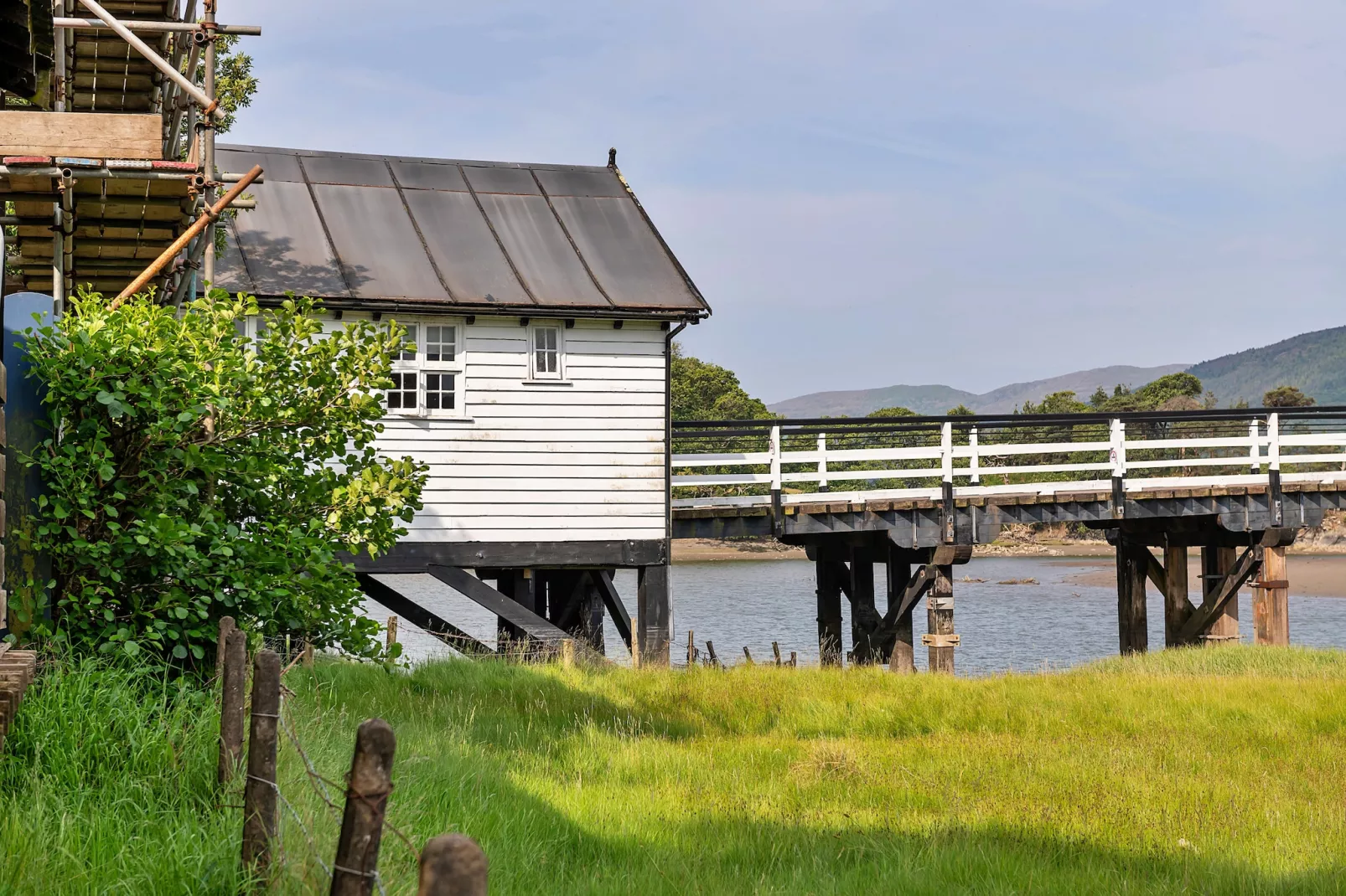 Toll Bridge Cottage-Buitenlucht