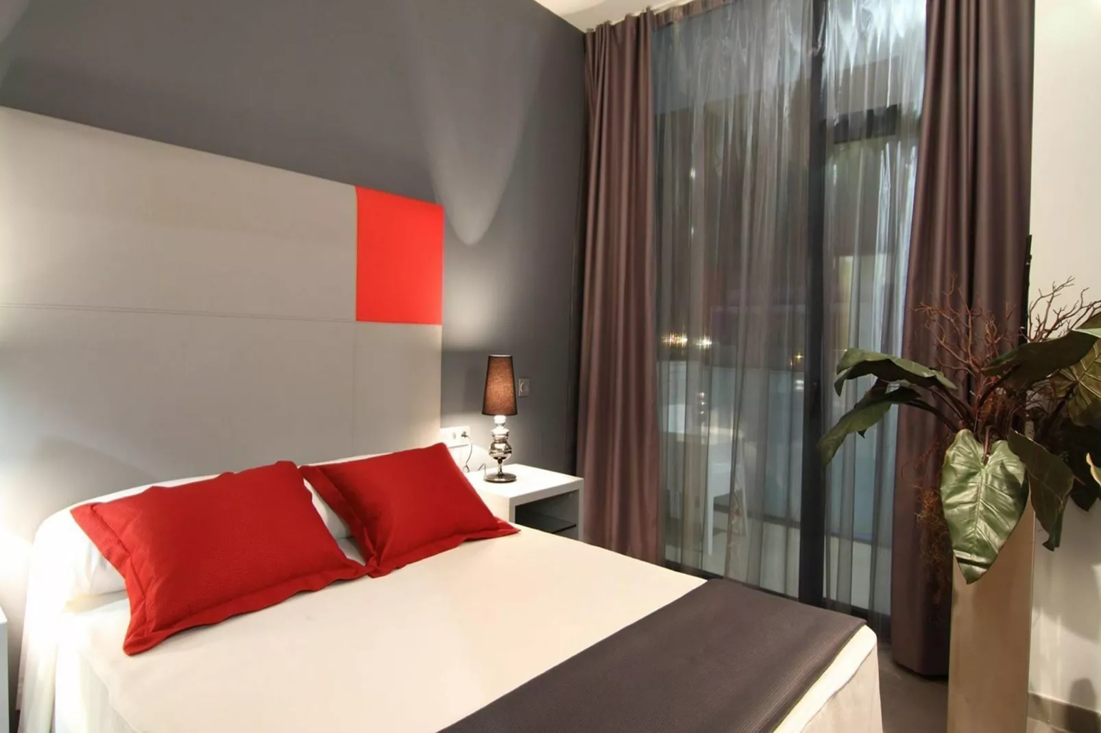 APOLO SUITES RENTALMAR 2/4-Slaapkamer