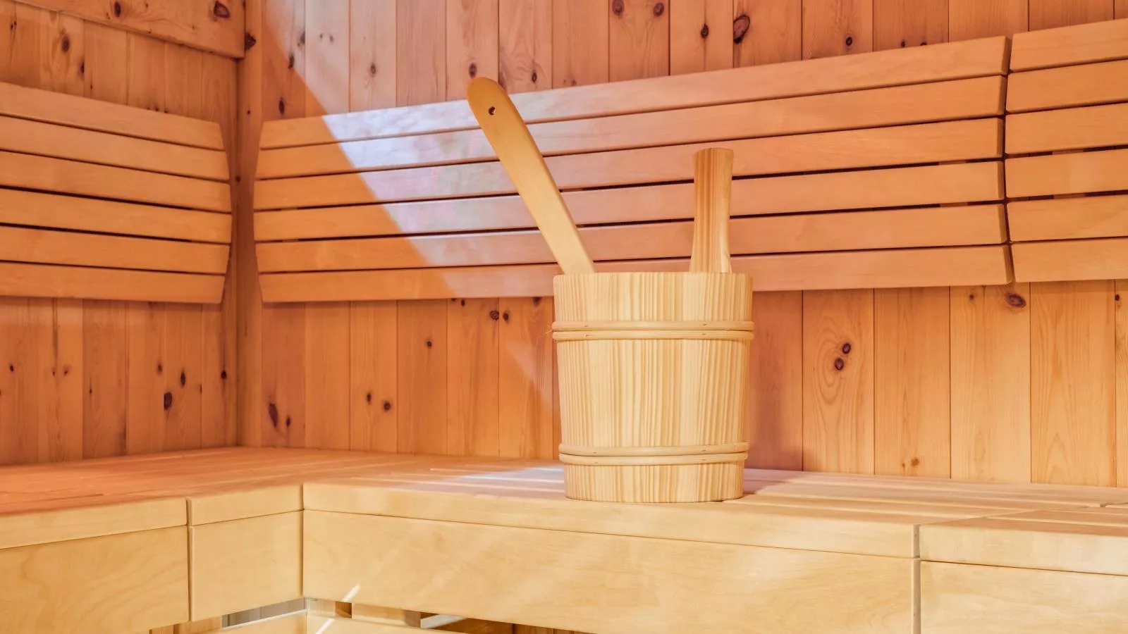 Deluxe Zirberl Top 5-Sauna