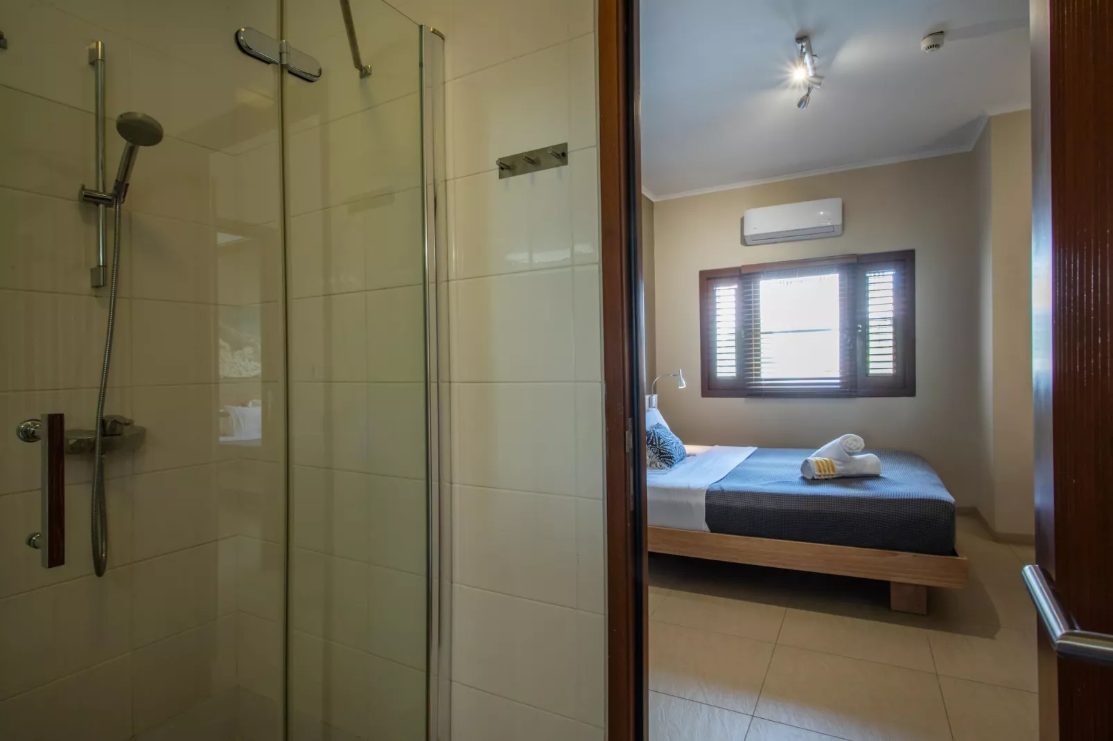 Spanish Water Apartment-Badkamer