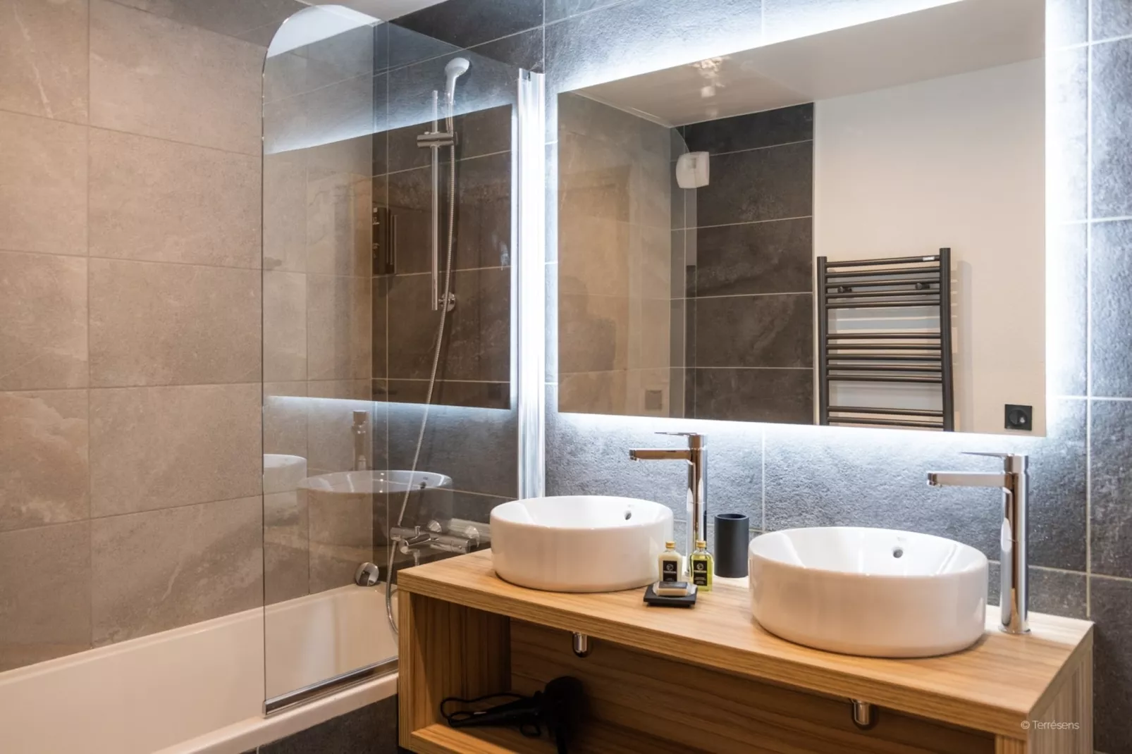 PLAGNE MONTALBERT Le Snoroc- A48S-Badkamer