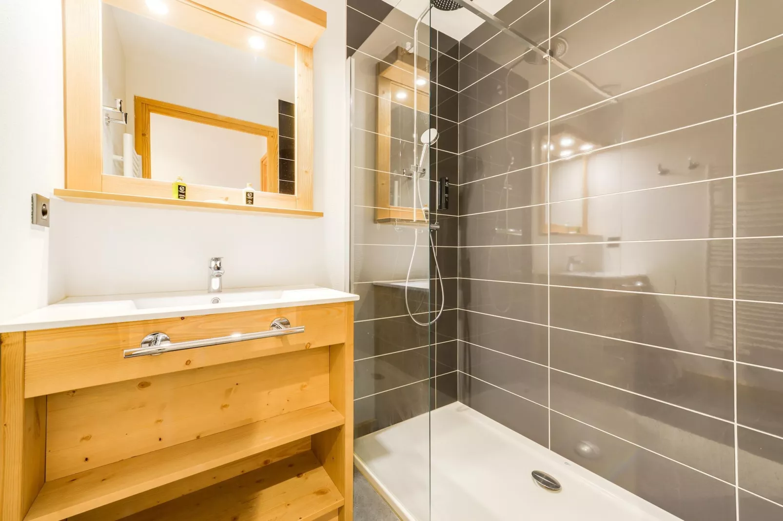 COMBLOUX Les Fermes du Mont Blanc - C61P-Badkamer