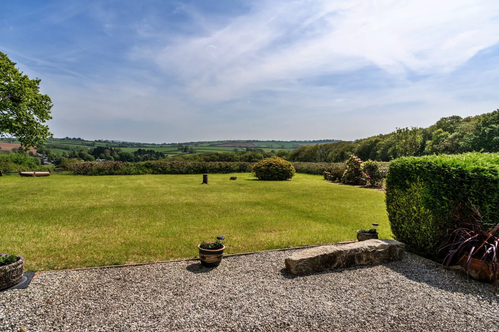 Cutkieve Farm Cottage-Tuinen zomer