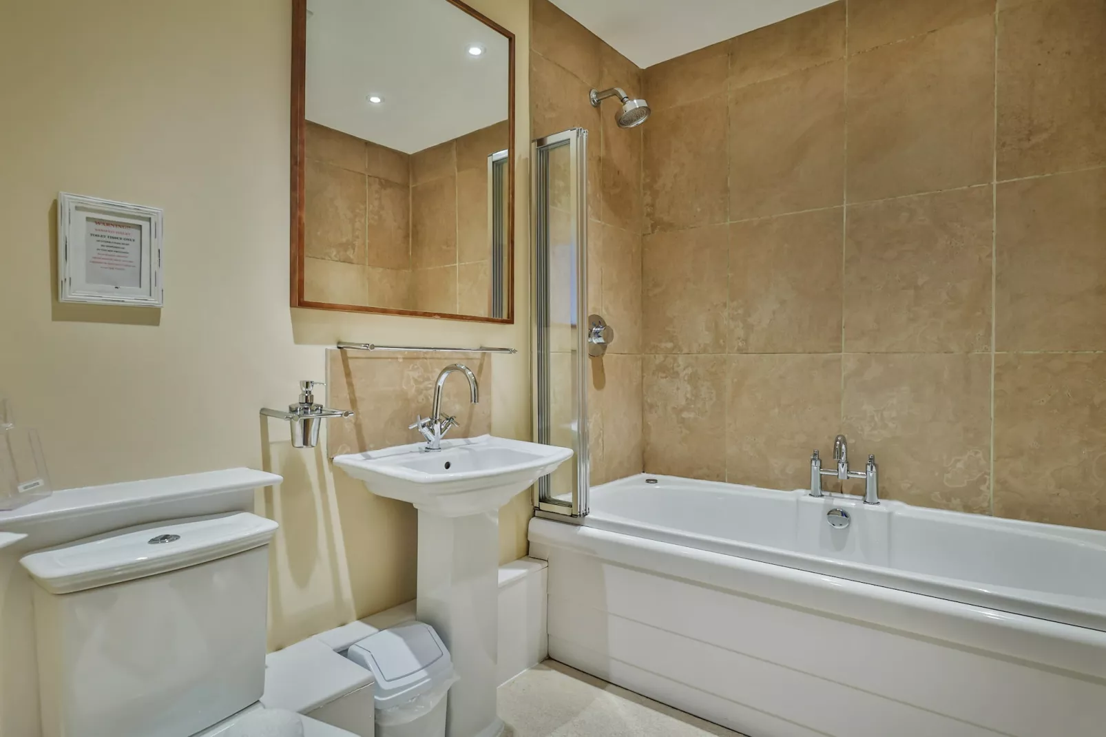 Adventure House-Badkamer