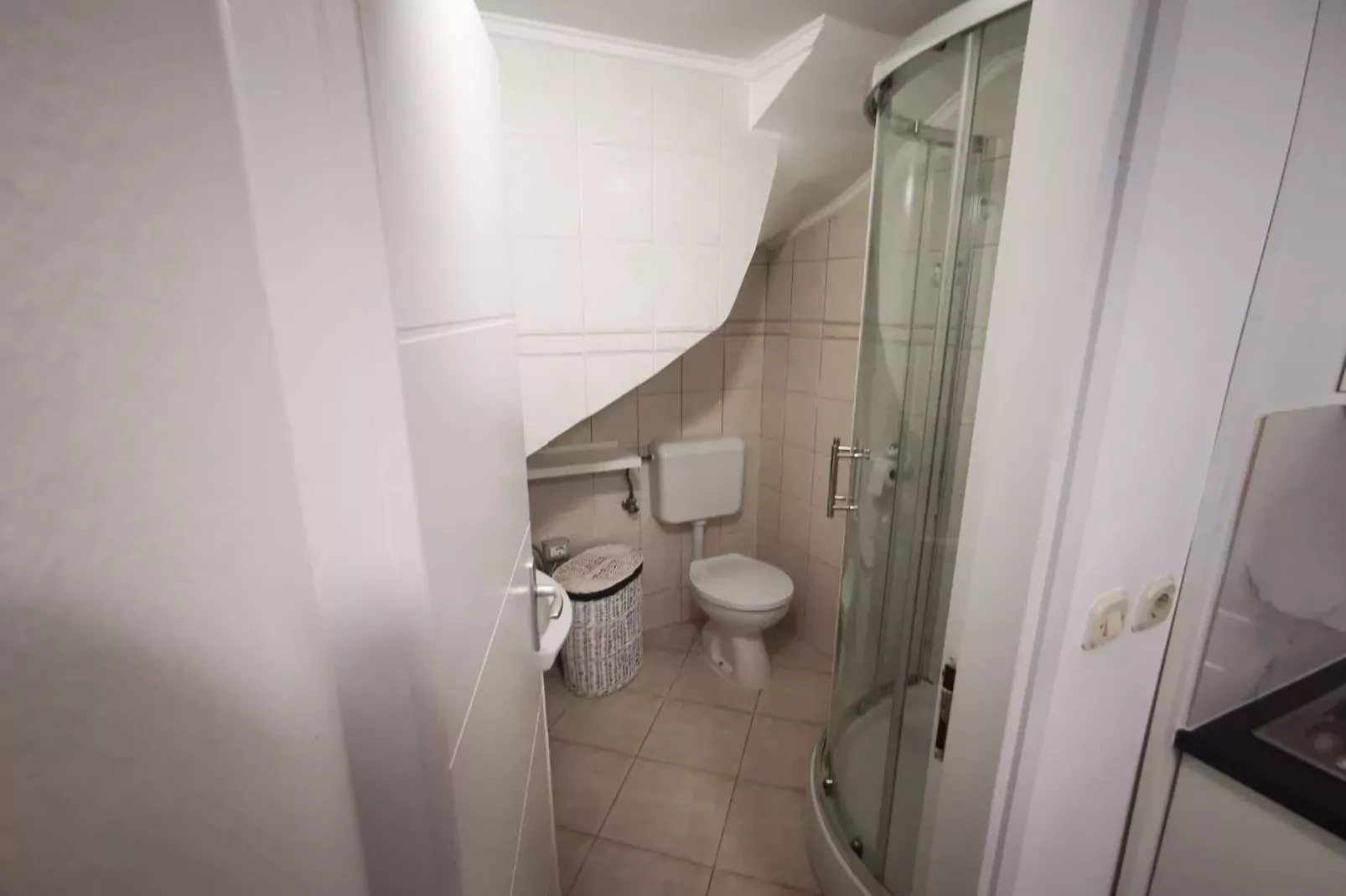 Sea View Holiday Home Umag - Three Bedroom Holiday Home-Badkamer
