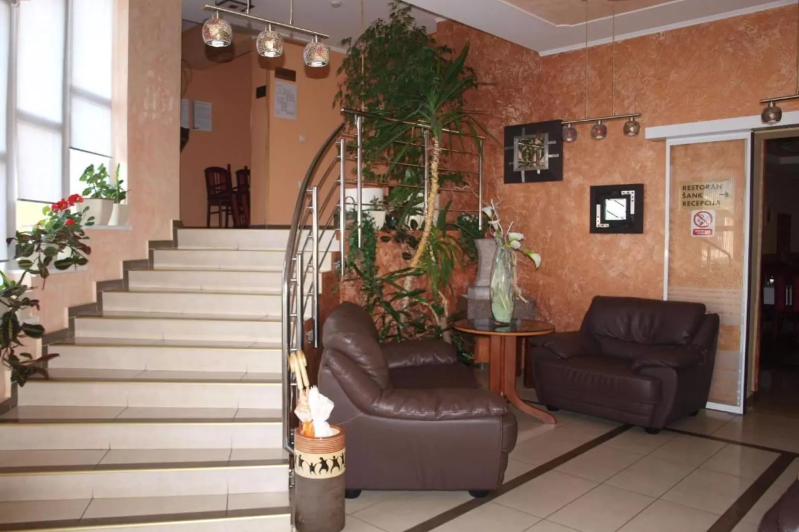 Hotel Orion - Triple Room with Terrace-Buitenlucht