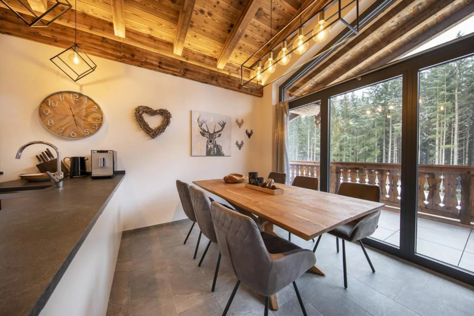 Nationalpark Chalet Keeseck-Eetkamer