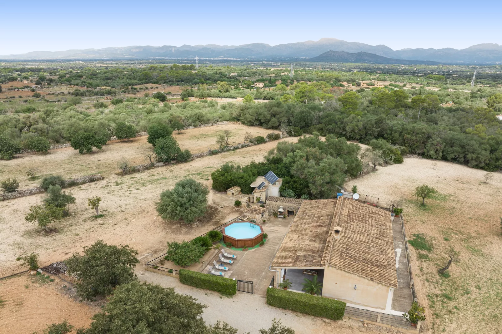 Son Rossinyol-Buitenkant zomer