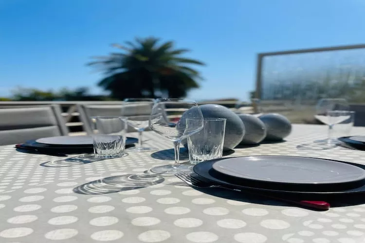 Vue Mer à Golfe-Juan Proche Cannes Plage et Garage-Sfeer