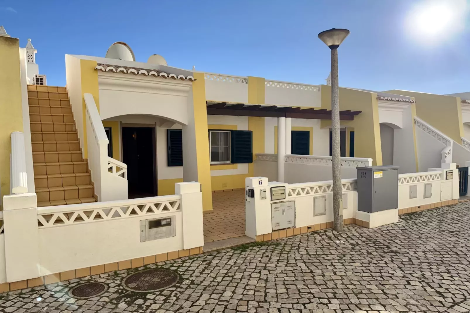 06 Terraços de Benagil (Casa Rosa Azul)-Buitenlucht