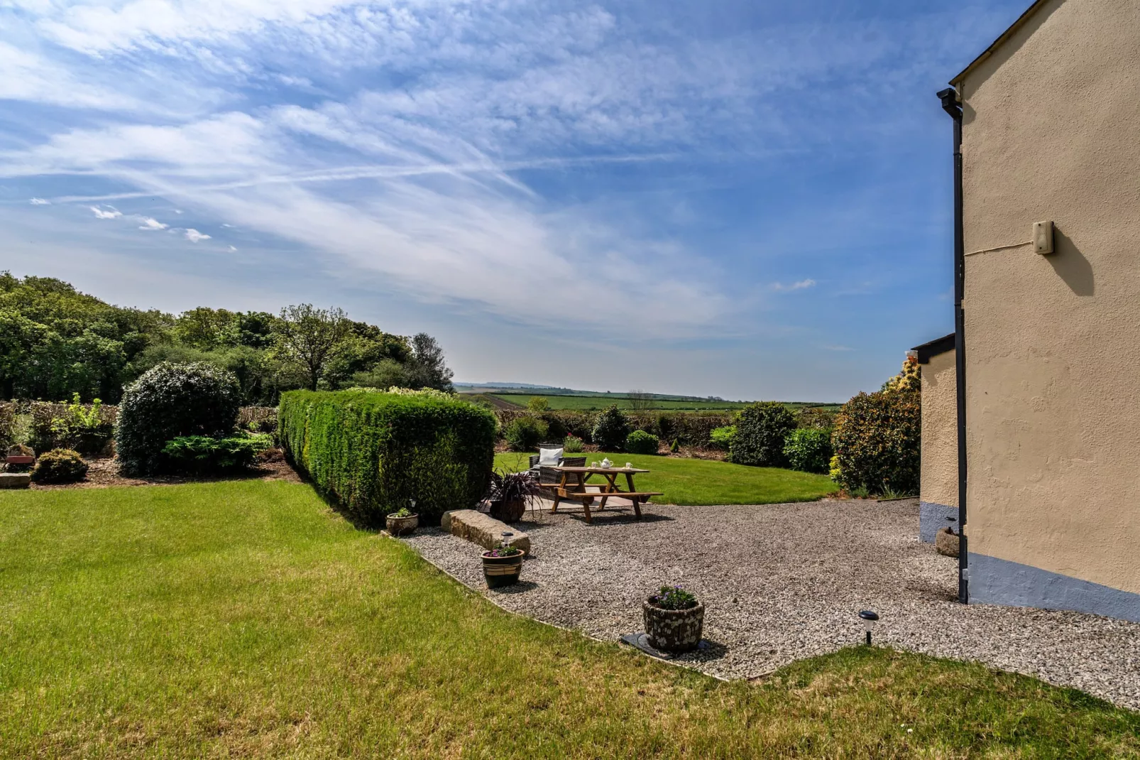 Cutkieve Farm Cottage-Tuinen zomer