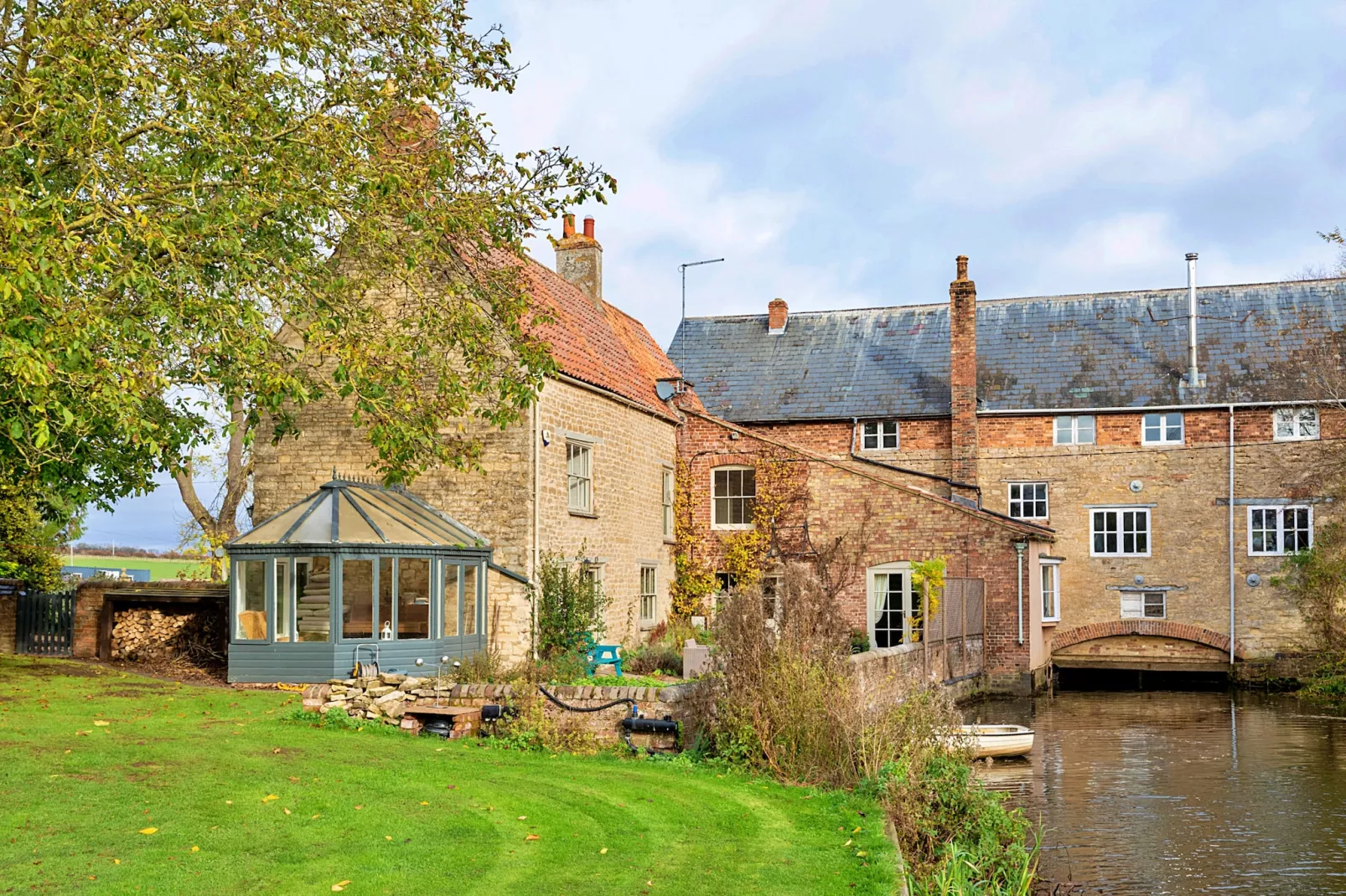 Islip Mill House - Beautiful Riverside Home-Buitenlucht