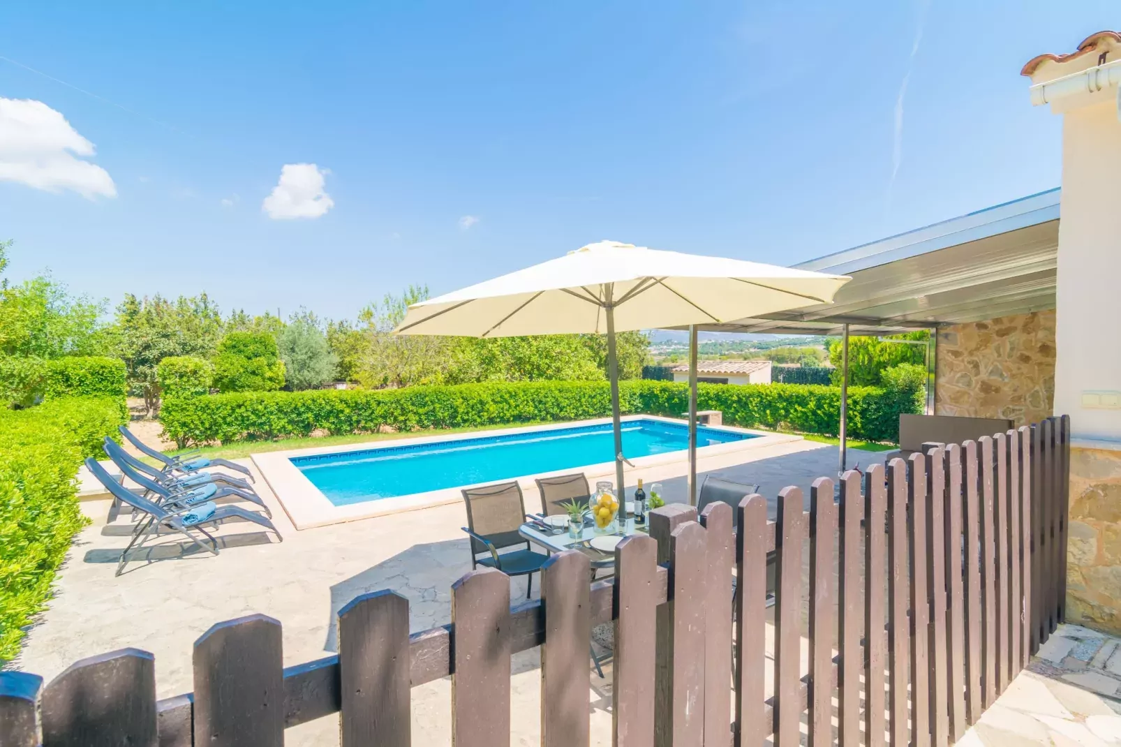 Villa Fernando-Buitenkant zomer