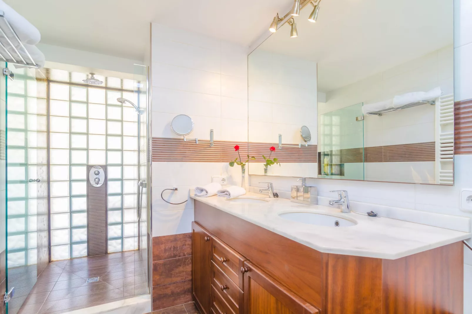 Son Vanrell-Badkamer