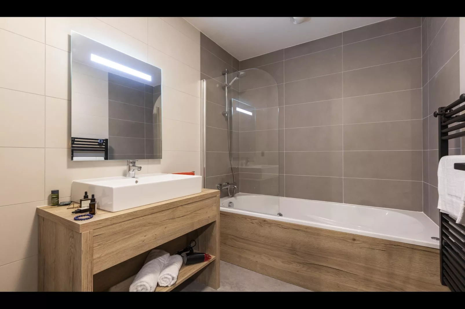 SAMOËNS-S8-Badkamer