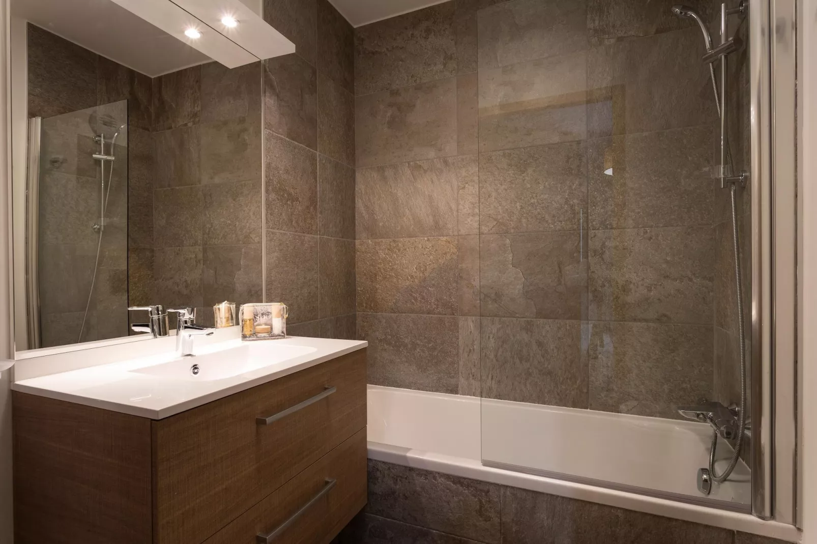 Le Diamant des Neiges-A62P-Badkamer
