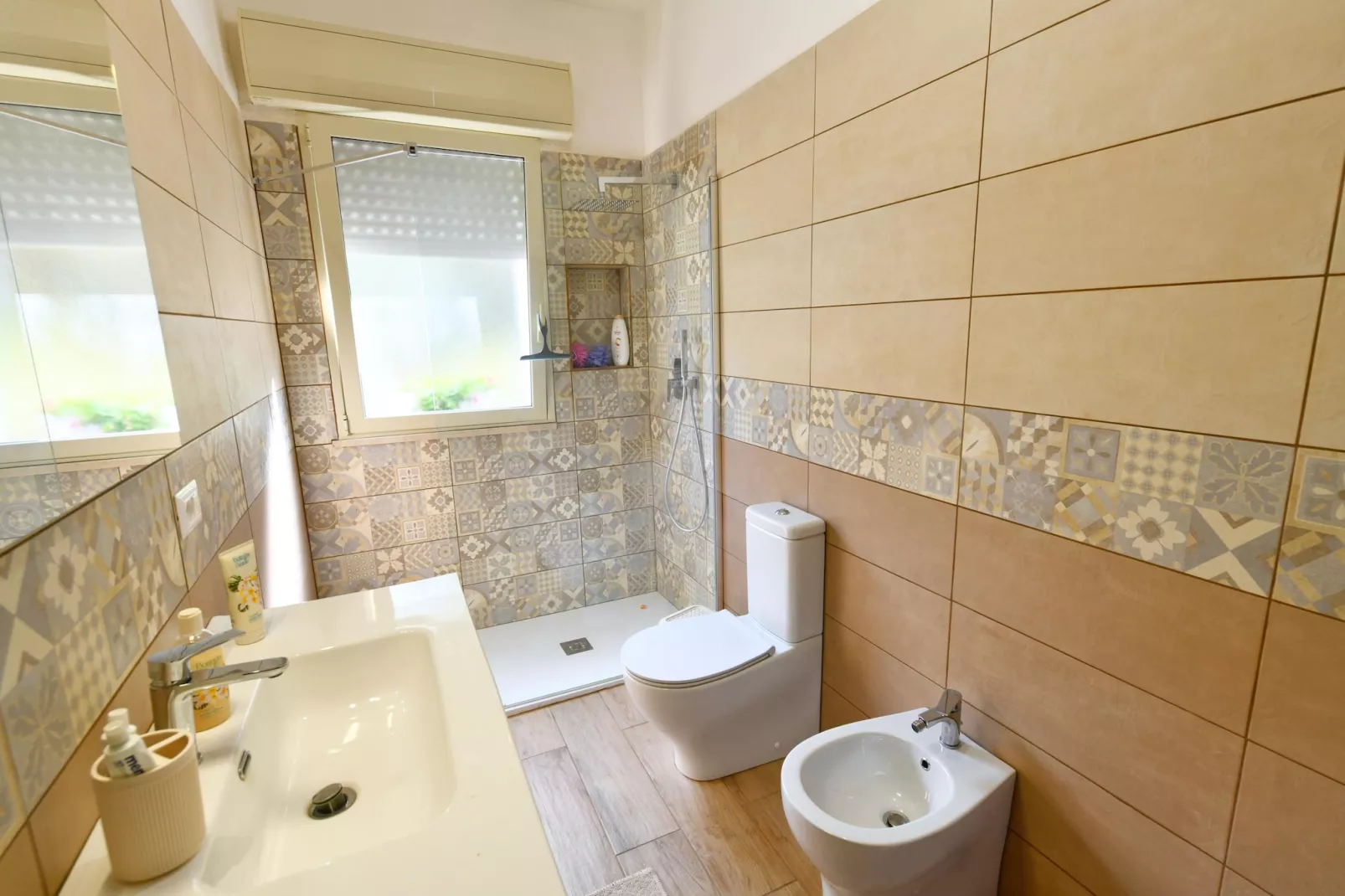Villa Giugiò mit Privatpool-Badkamer