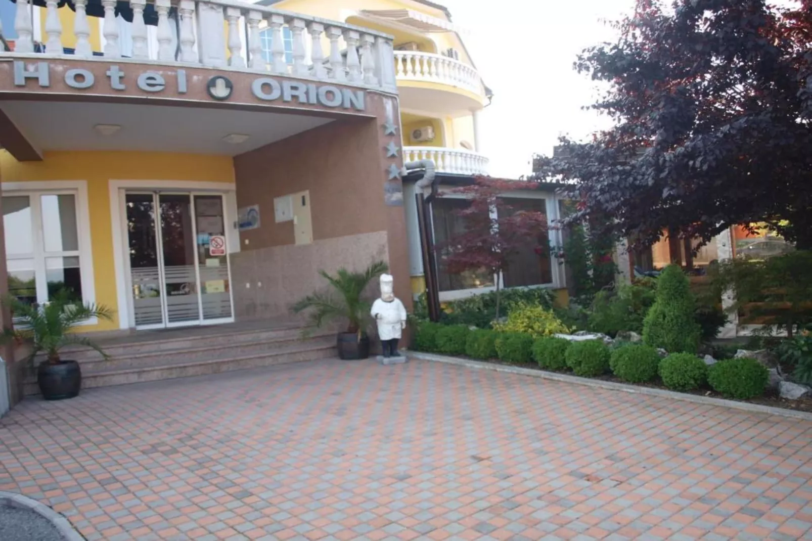 Hotel Orion - Triple Room with Terrace-Buitenlucht