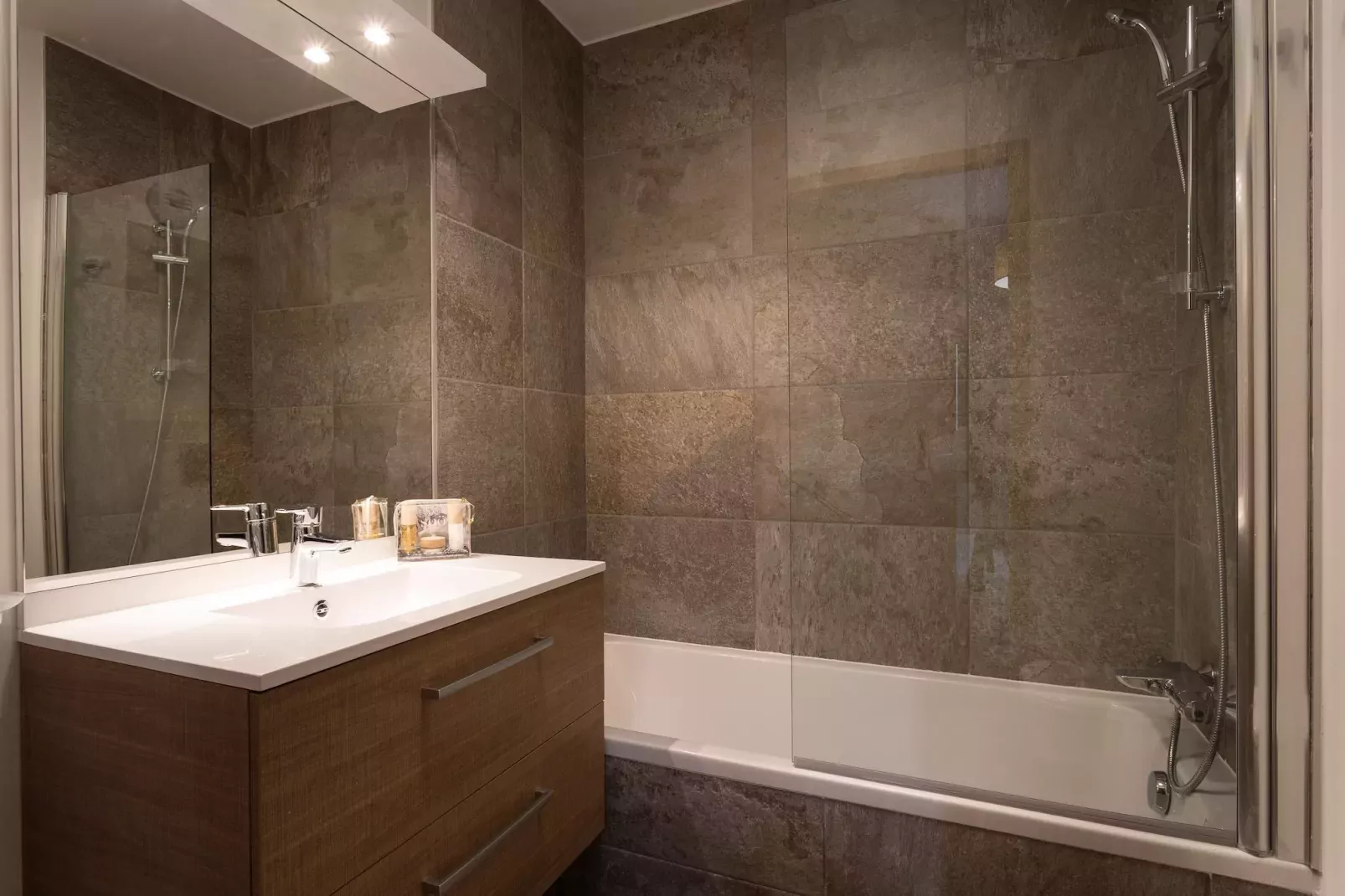 Le Diamant des Neiges-A36S-Badkamer