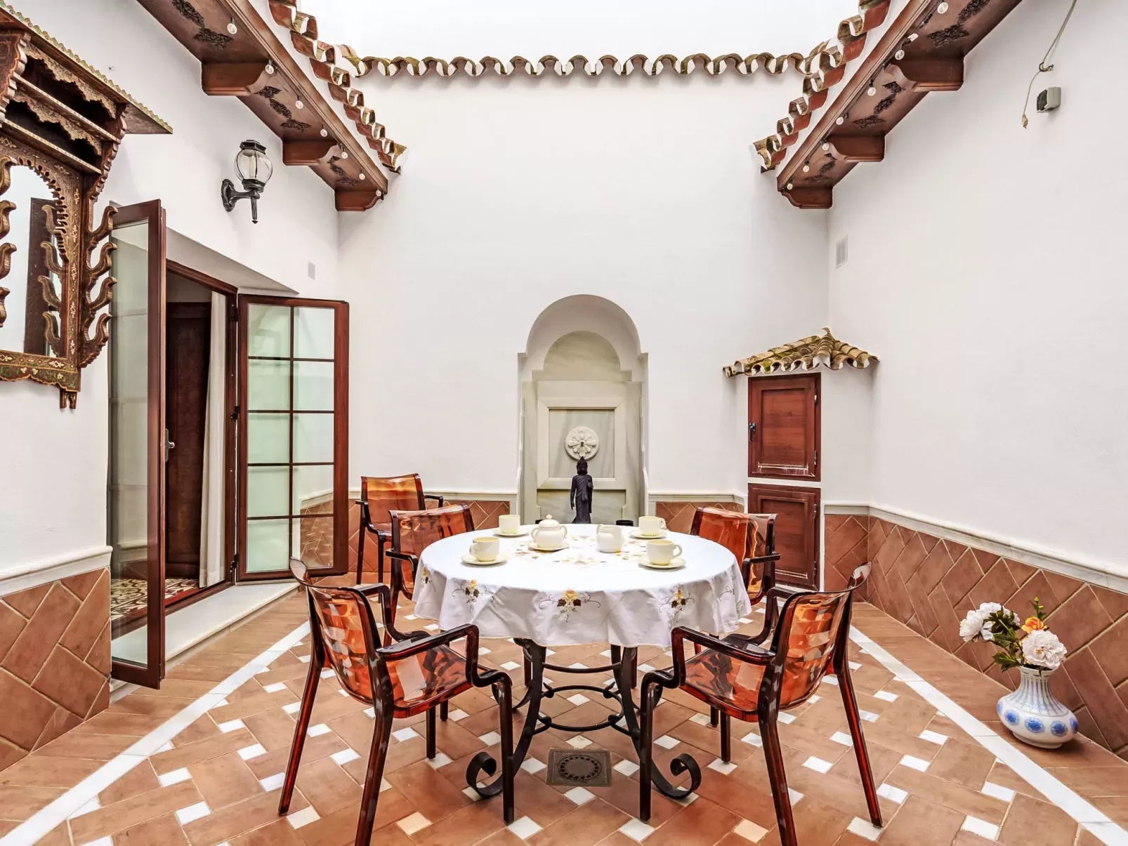 El patio de Lazaro-Buiten