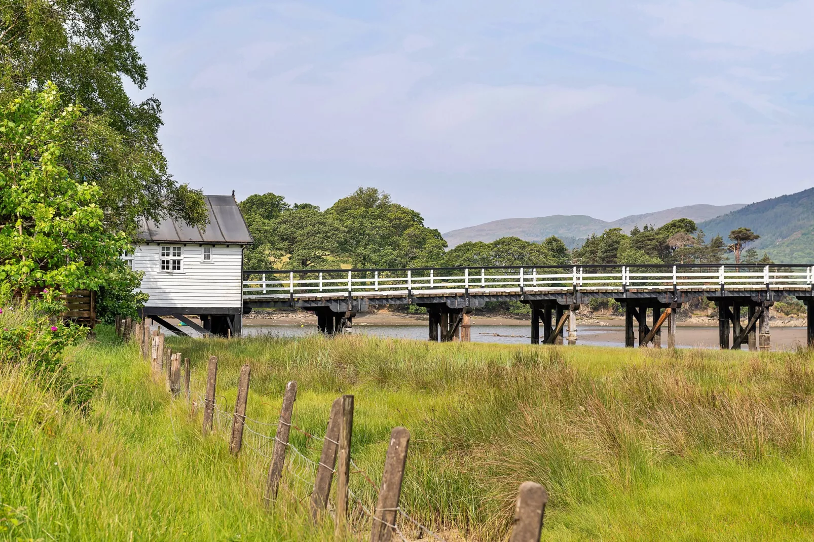 Toll Bridge Cottage-Buitenlucht