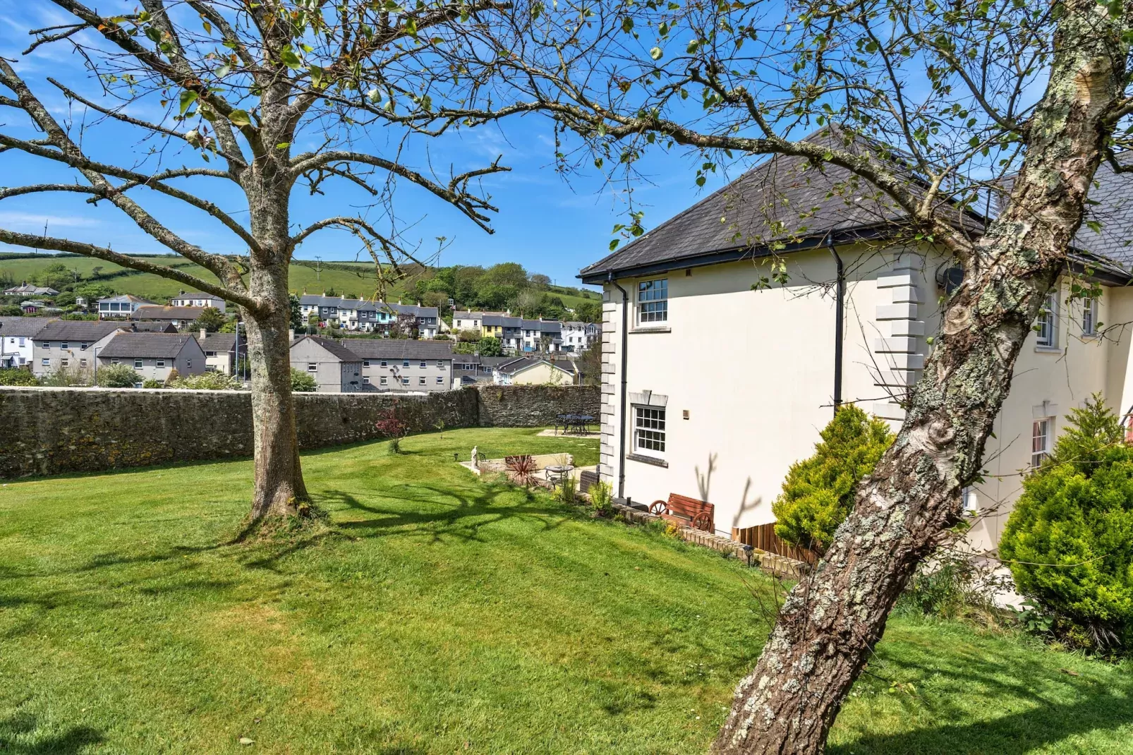 Nicely Tucked Away Cottage-Uitzicht zomer